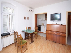 Apartamenty Pansion Krivic Kaštel Gomilica