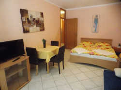 Apartmany Vivien Kustići (Ostrov Pag)