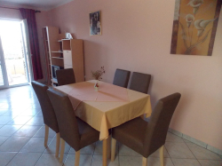 Apartmenthaus Vivien Kustici (Insel Pag)