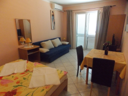 Apartmenthaus Vivien Kustici (Insel Pag)