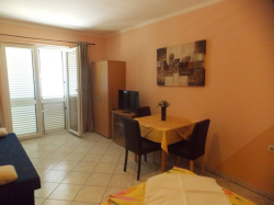 Apartmenthaus Vivien Kustici (Insel Pag)