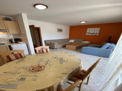 Apartmenthaus AUREL Rogoznica