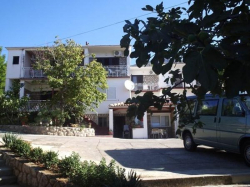 Apartmenthaus DADO Starigrad (Paklenica)