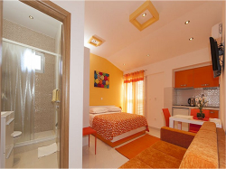 Apartmenthaus Villa Roza  Tučepi  Tucepi