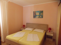 Apartments Vivien Kustici (Island Pag)